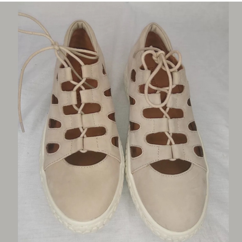 l'amour des pieds Cream Zarah Lace-up Flats 7M